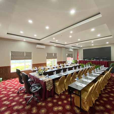 Vega Prime Hotel & Convention Sorong Eksteriør billede