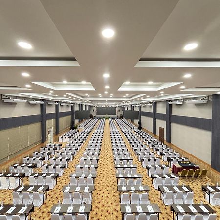 Vega Prime Hotel & Convention Sorong Eksteriør billede