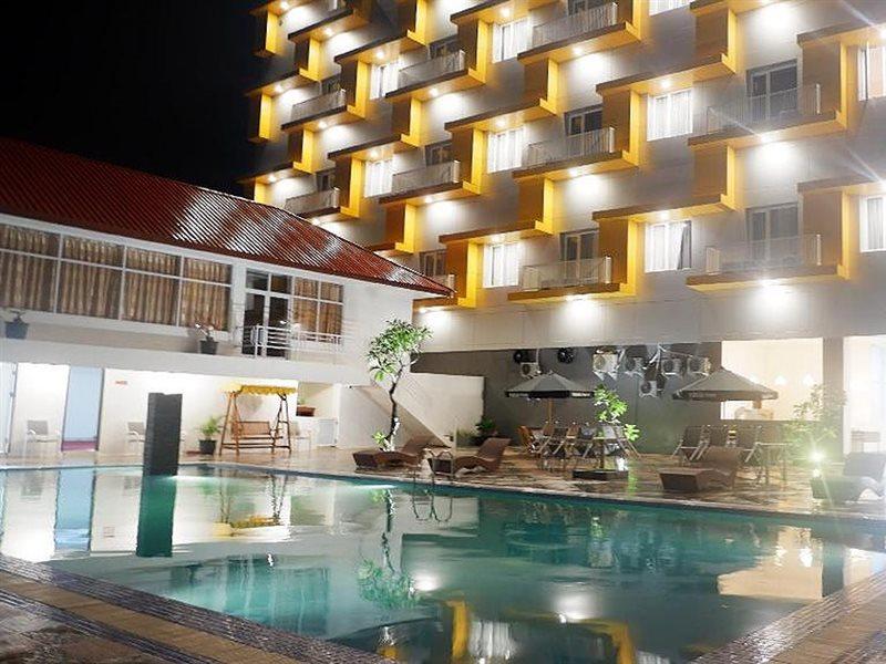 Vega Prime Hotel & Convention Sorong Eksteriør billede