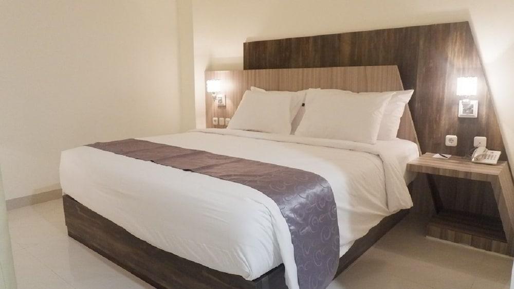 Vega Prime Hotel & Convention Sorong Eksteriør billede