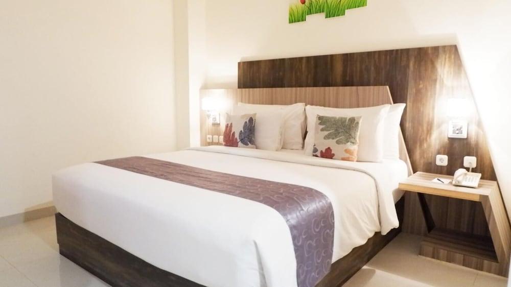 Vega Prime Hotel & Convention Sorong Eksteriør billede
