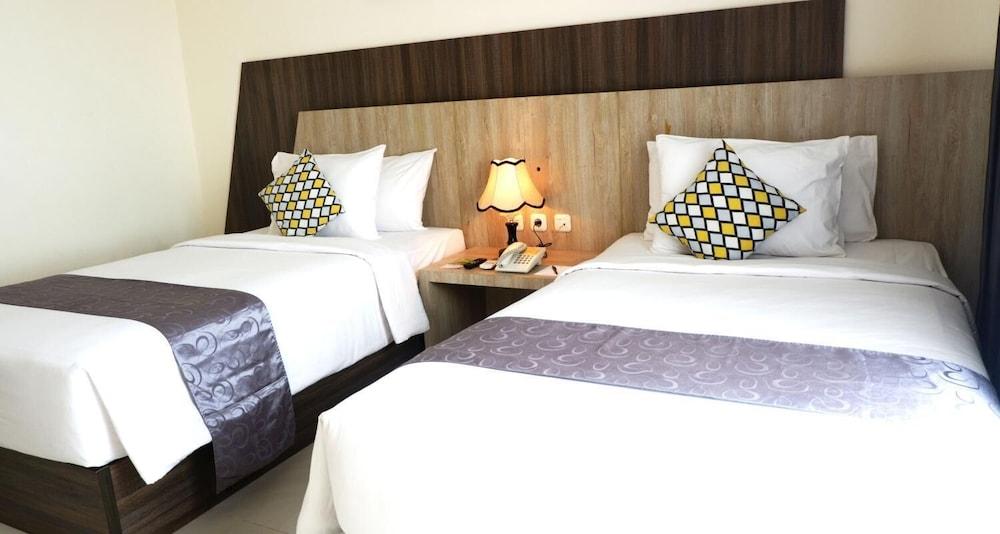 Vega Prime Hotel & Convention Sorong Eksteriør billede