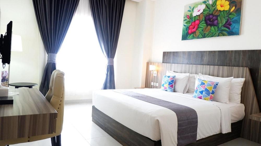 Vega Prime Hotel & Convention Sorong Eksteriør billede