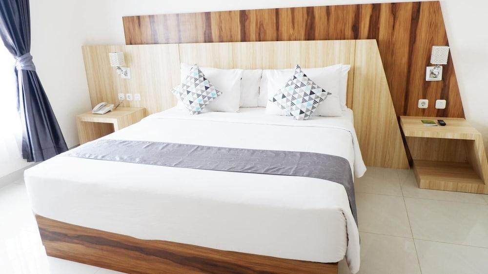 Vega Prime Hotel & Convention Sorong Eksteriør billede
