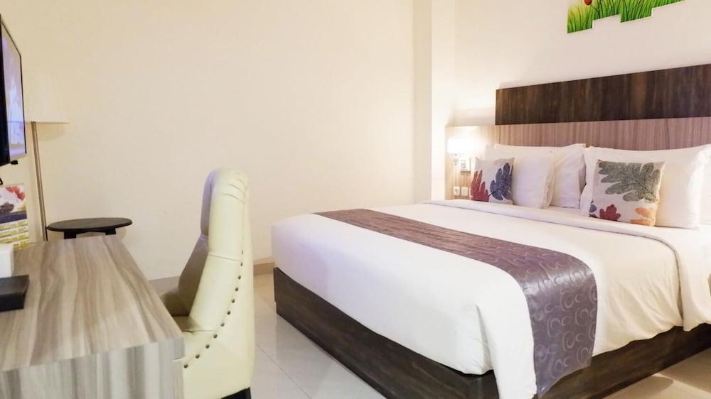 Vega Prime Hotel & Convention Sorong Eksteriør billede
