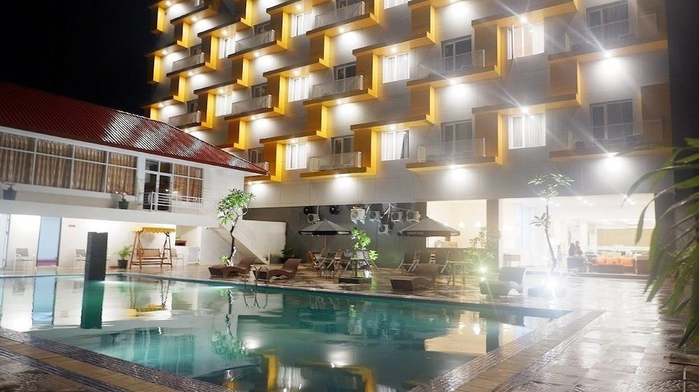 Vega Prime Hotel & Convention Sorong Eksteriør billede