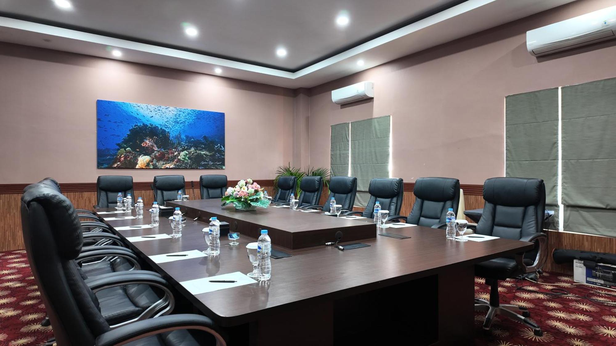 Vega Prime Hotel & Convention Sorong Eksteriør billede