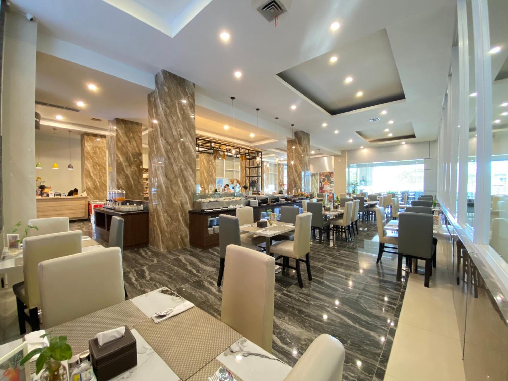 Vega Prime Hotel & Convention Sorong Eksteriør billede