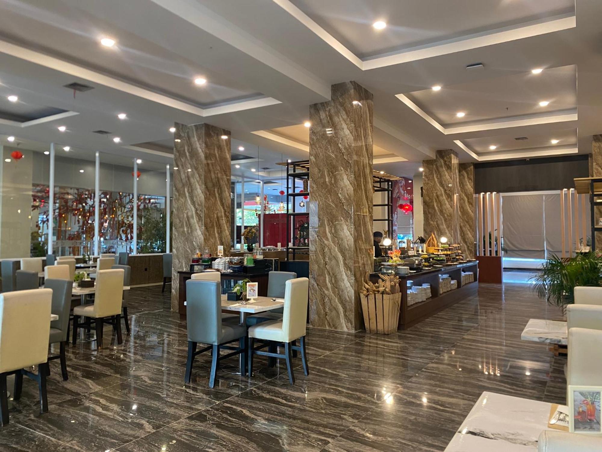 Vega Prime Hotel & Convention Sorong Eksteriør billede