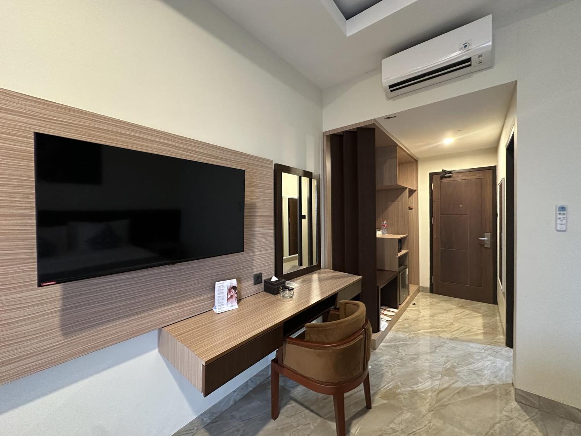 Vega Prime Hotel & Convention Sorong Eksteriør billede