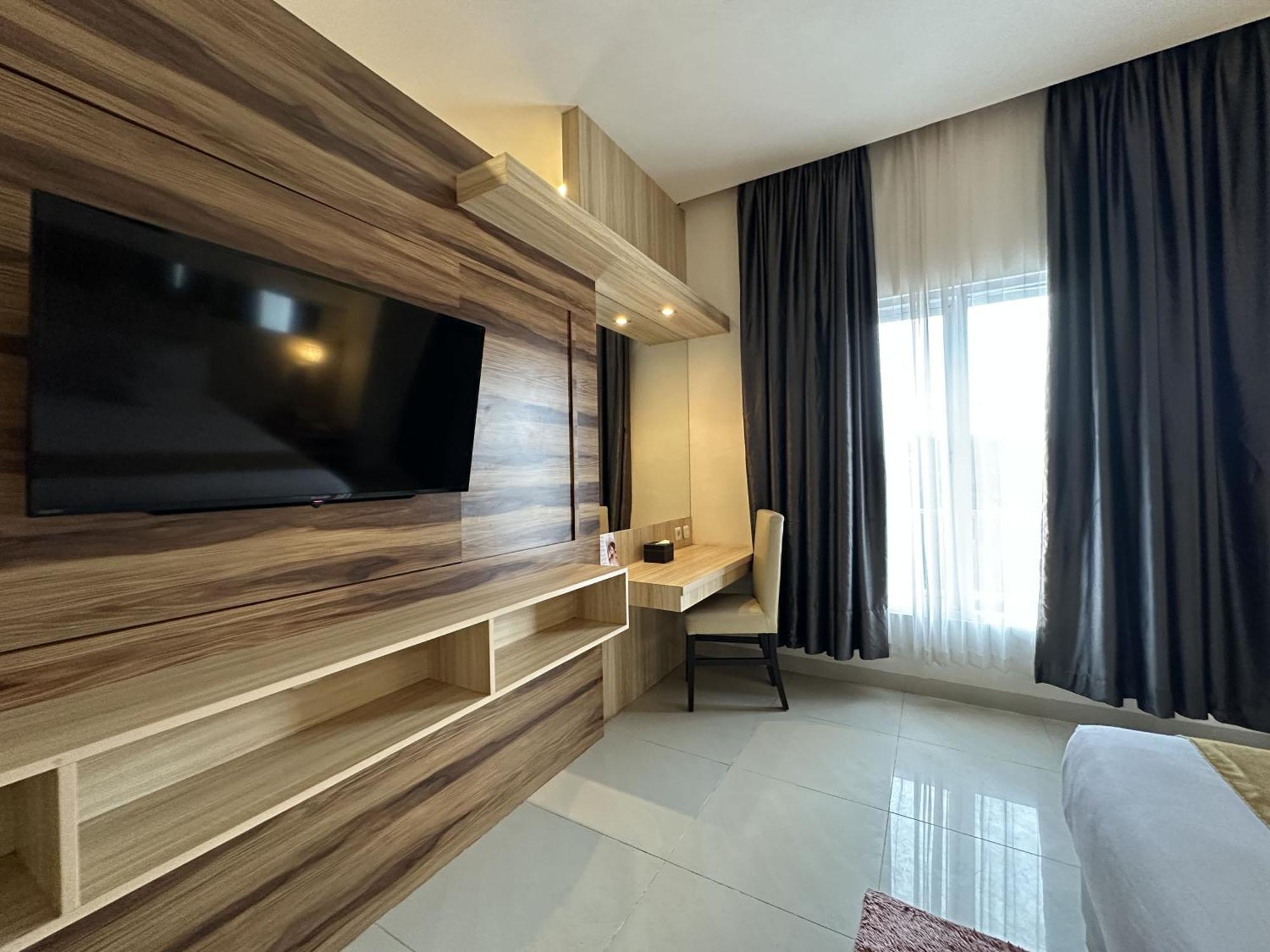 Vega Prime Hotel & Convention Sorong Værelse billede
