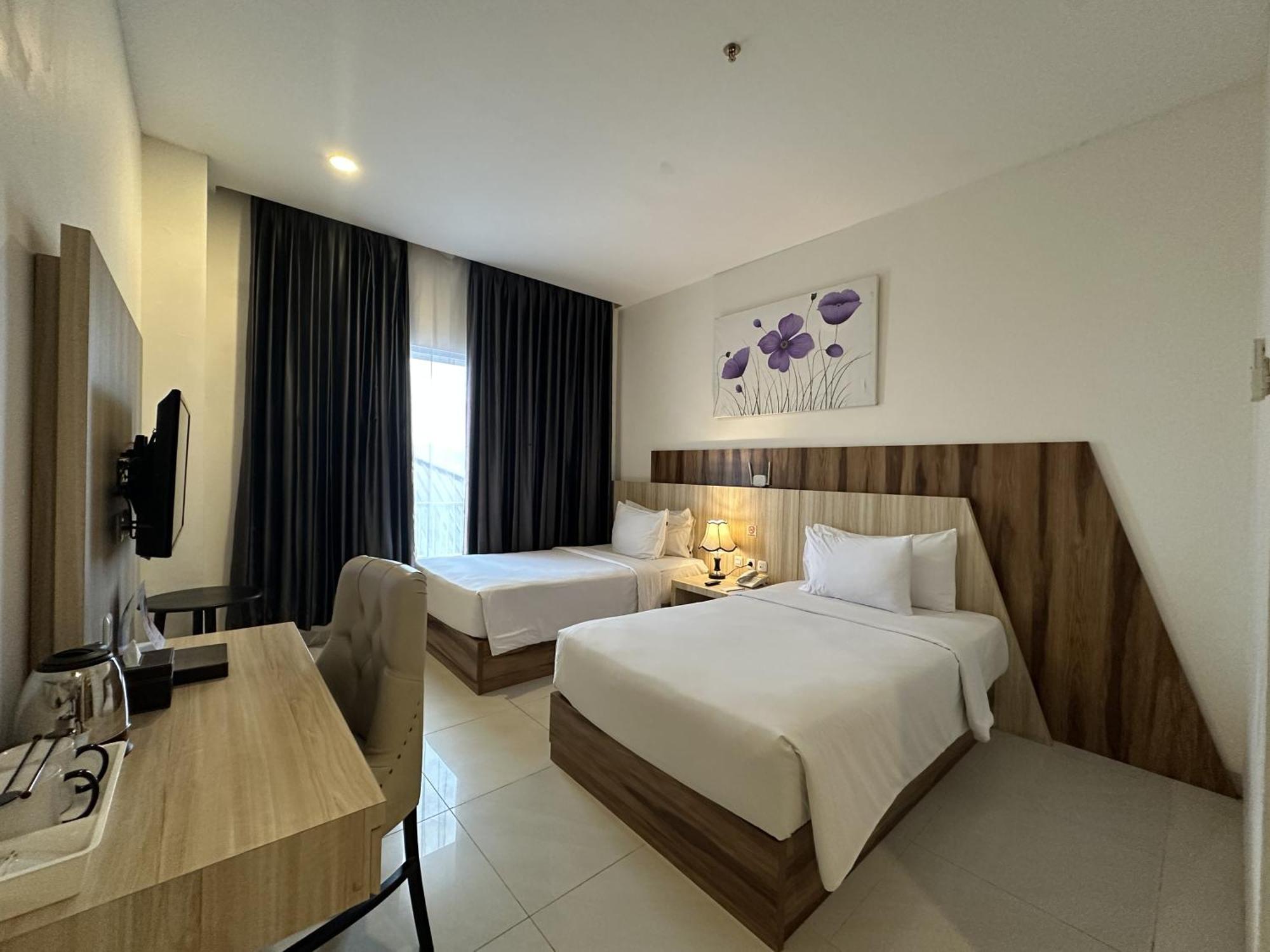 Vega Prime Hotel & Convention Sorong Værelse billede