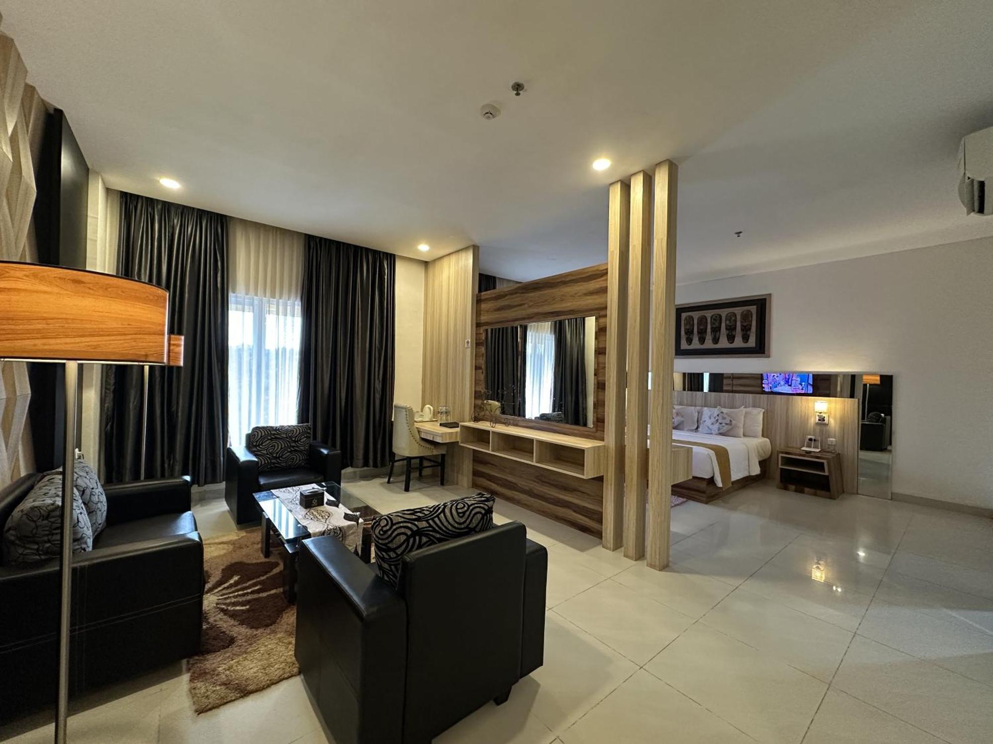 Vega Prime Hotel & Convention Sorong Værelse billede